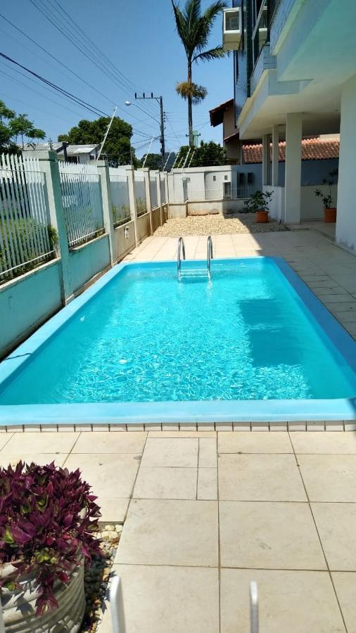 Apartamento De 2 Quartos A 3 Minutos A Pé Da De Cachoeira De Bom Jesu Com águas Calmas Florianópolis